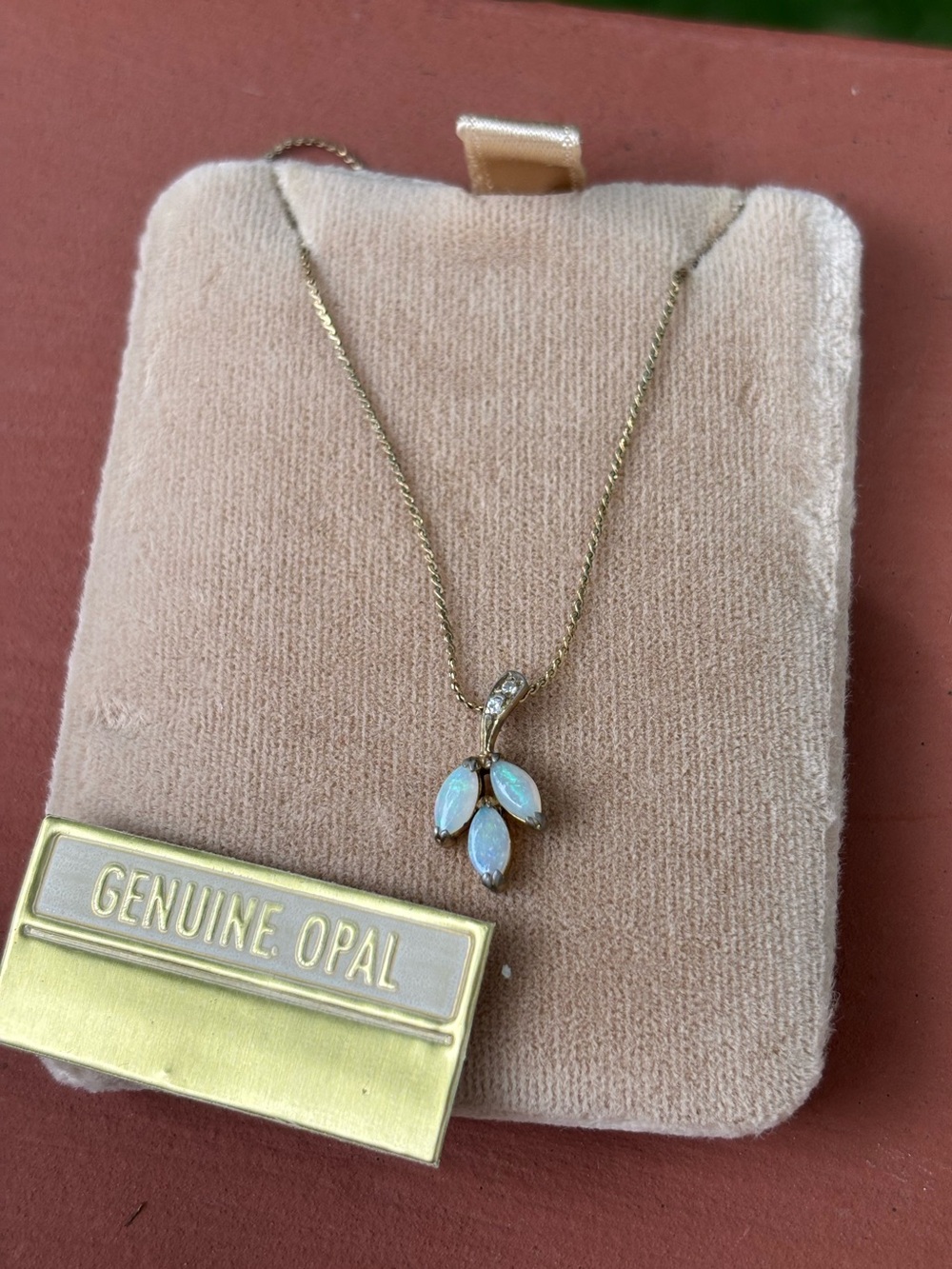 Vintage Alyssa 14K Gold Filled Sterling Silver Genuine Opal Leaf Necklace 18"